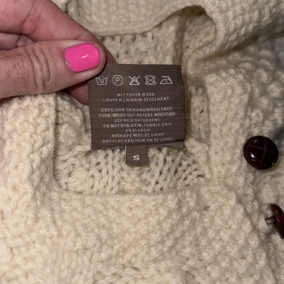 🐑Aran🐑 Precious Unisex Irish Cable Hooded Sweater. Size S. Worn once! - Picture 3 of 4